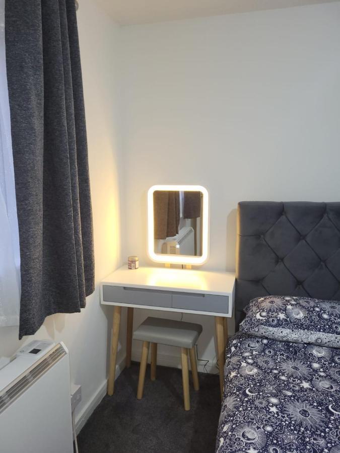 Delight Apartment, Close To Excel, Airport & O2! Апартаменты *